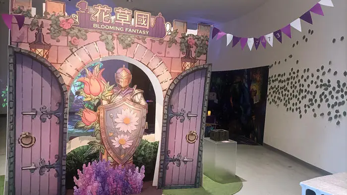 芬芳城堡裡的騎士雕像