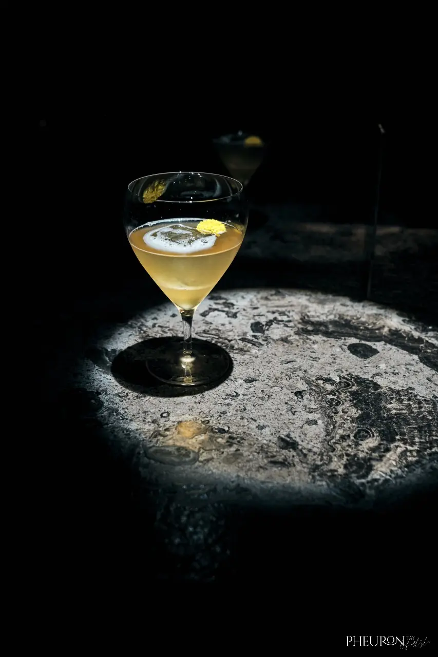 O'Bond金盞花烏龍茶、蜂蜜酒、Cocchi Americano、Skinos、Yellow Chartreuse調製雞尾酒