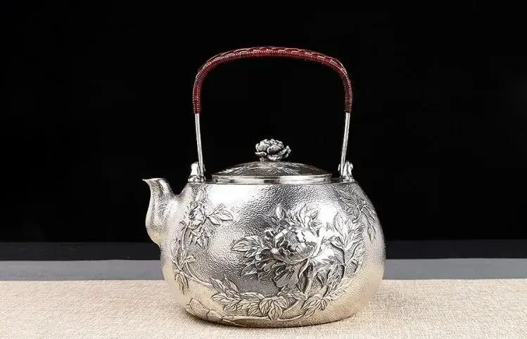 雕花泡茶銀壺